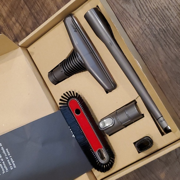 Dyson allergy and asthma care kit - Picture 2 of 3